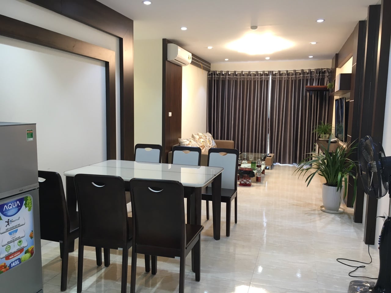 Phòng ăn Homestay NewLife view biển Bãi Cháy Hạ Long