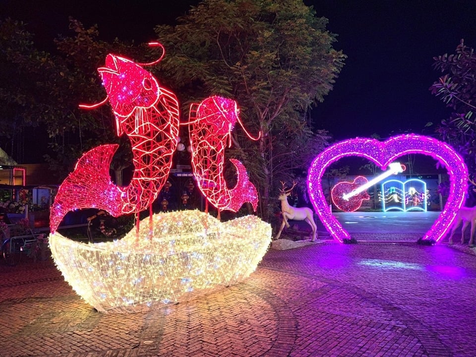 Lễ hội hoa và ánh sáng tại Quảng Ninh gate 